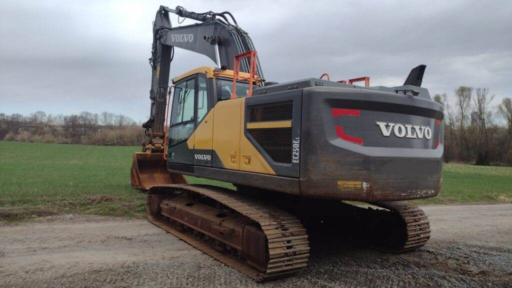 Volvo EC250EL - Pelle sur chenille: photos 3 Volvo EC250EL - Pelle sur chenille: photos 3