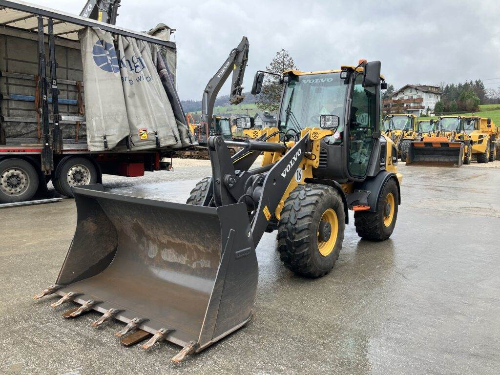 Volvo JL25H Electric - Mini chargeuse: photos 4 Volvo JL25H Electric - Mini chargeuse: photos 4