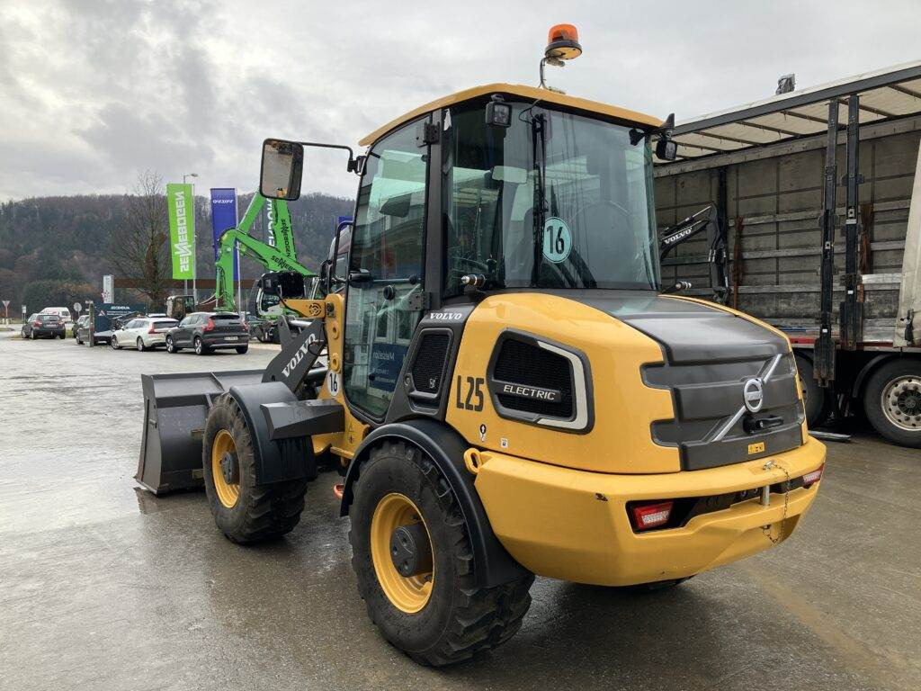 Volvo JL25H Electric - Mini chargeuse: photos 3 Volvo JL25H Electric - Mini chargeuse: photos 3