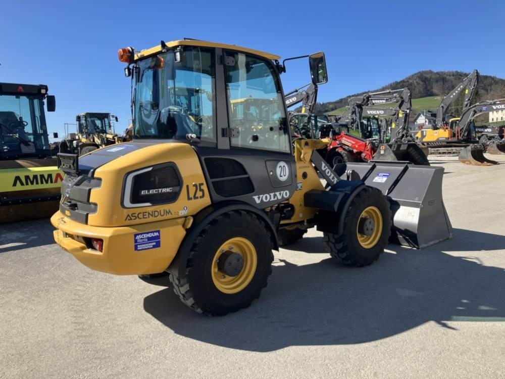 Volvo JL25H Electric - Mini chargeuse: photos 2 Volvo JL25H Electric - Mini chargeuse: photos 2