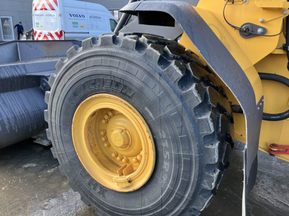 Chargeuse sur pneus Volvo L120H: photos 10