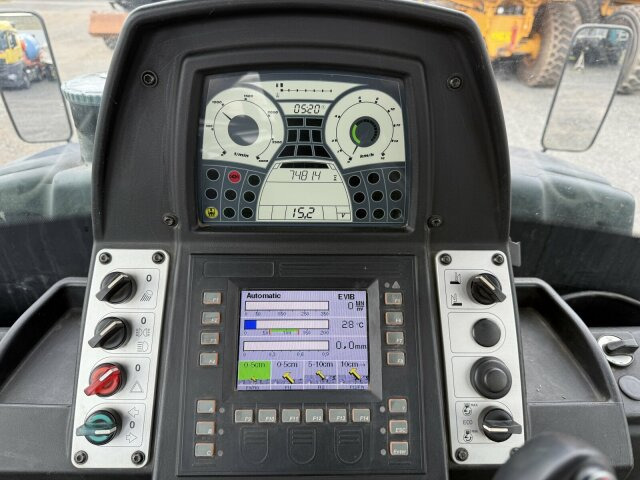 BOMAG BW 174 AP-4 AM Walze 12 Ton *Vibrator *Streuer - Compacteur: photos 3 BOMAG BW 174 AP-4 AM Walze 12 Ton *Vibrator *Streuer - Compacteur: photos 3