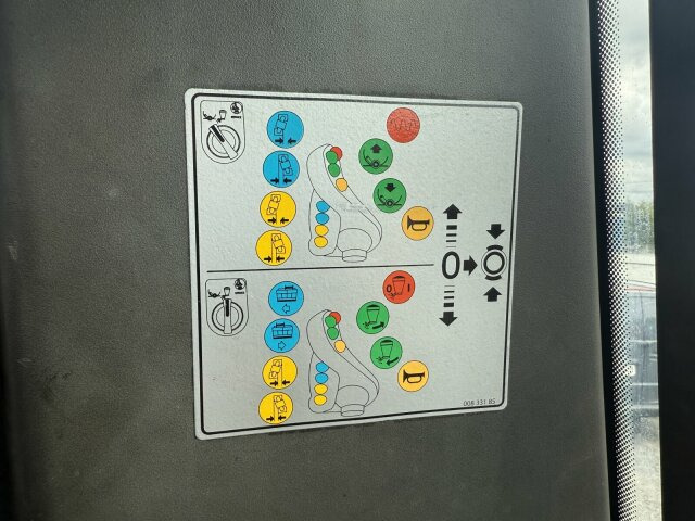 BOMAG BW 174 AP-4 AM Walze 12 Ton *Vibrator *Streuer - Compacteur: photos 5 BOMAG BW 174 AP-4 AM Walze 12 Ton *Vibrator *Streuer - Compacteur: photos 5