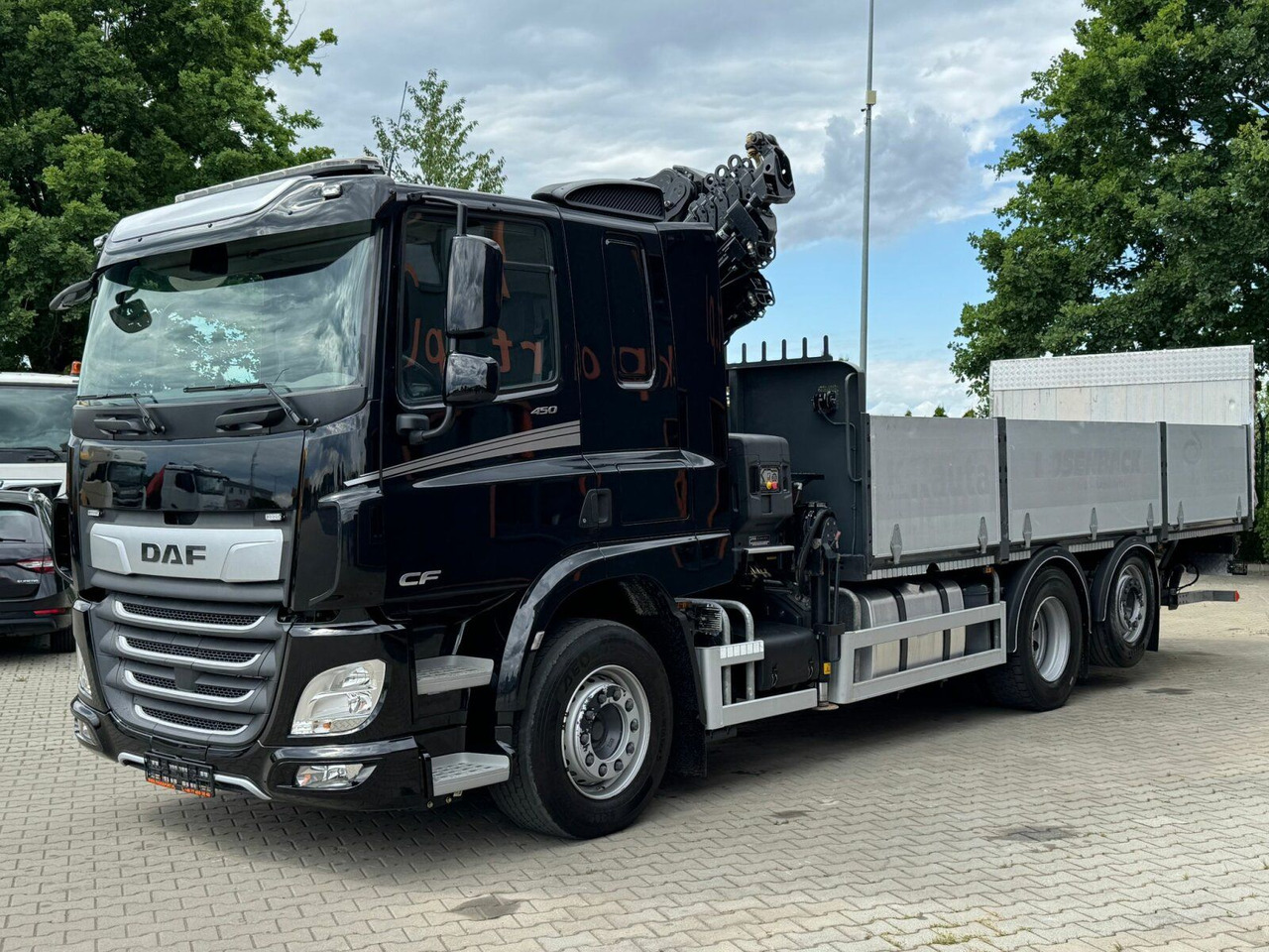 DAF CF 450 FAN 6x2 Pritsche mit Kran HIAB 188 E-6 - Camion grue: photos 2 DAF CF 450 FAN 6x2 Pritsche mit Kran HIAB 188 E-6 - Camion grue: photos 2