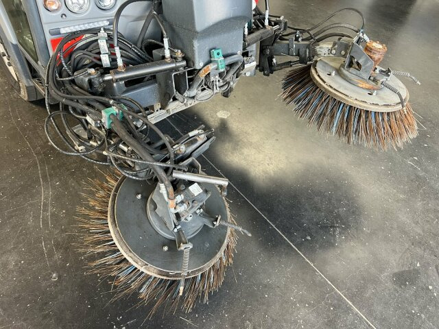 Hako Citymaster CM 2200 Kehrmaschine 2 m³ - Balayeuse de voirie: photos 2 Hako Citymaster CM 2200 Kehrmaschine 2 m³ - Balayeuse de voirie: photos 2