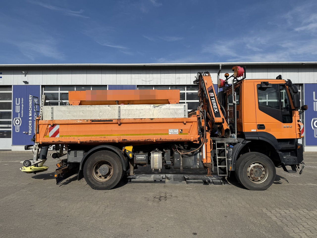 Iveco TRAKKER Kipper Kran TEREX 85.2 Salzstreuer - Camion benne, Camion grue: photos 2 Iveco TRAKKER Kipper Kran TEREX 85.2 Salzstreuer - Camion benne, Camion grue: photos 2