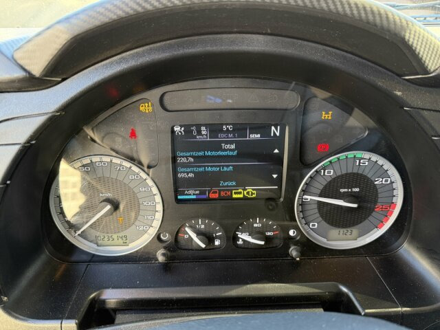 Iveco X-Way 480 6x2 Abrollkipper Palfinger PH T20 SLD5 - Camion ampliroll: photos 2 Iveco X-Way 480 6x2 Abrollkipper Palfinger PH T20 SLD5 - Camion ampliroll: photos 2