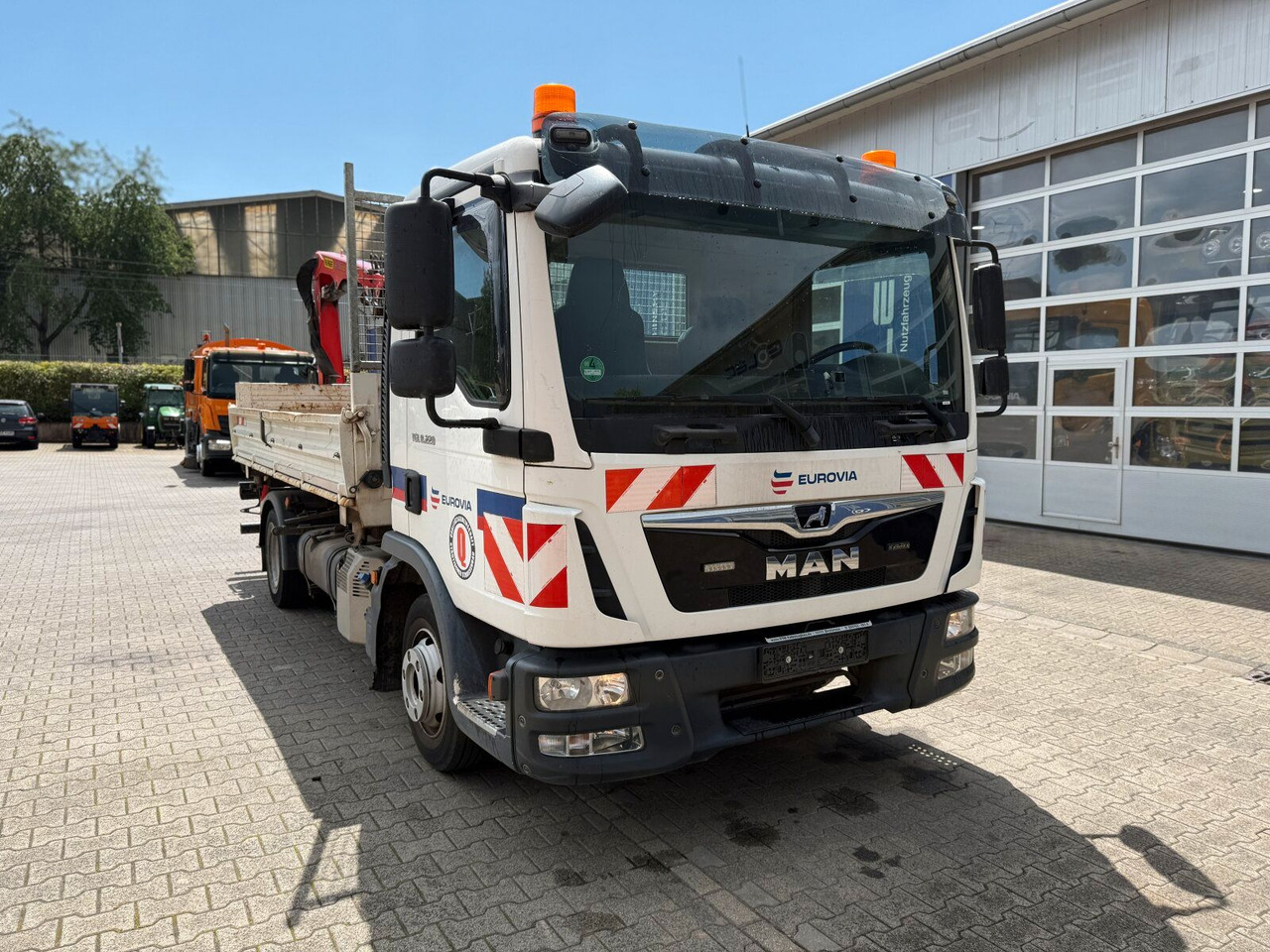 MAN TGL 8.220 4x2 Kipper Kran Palfinger 7.001-K A - Utilitaire benne: photos 1 MAN TGL 8.220 4x2 Kipper Kran Palfinger 7.001-K A - Utilitaire benne: photos 1