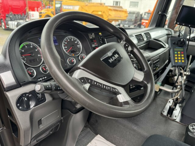 MAN TGS 28.400 6x4-4 Kipper Kran Palfinger PK9002 - crédit-bail MAN TGS 28.400 6x4-4 Kipper Kran Palfinger PK9002: photos 7 MAN TGS 28.400 6x4-4 Kipper Kran Palfinger PK9002 - crédit-bail MAN TGS 28.400 6x4-4 Kipper Kran Palfinger PK9002: photos 7