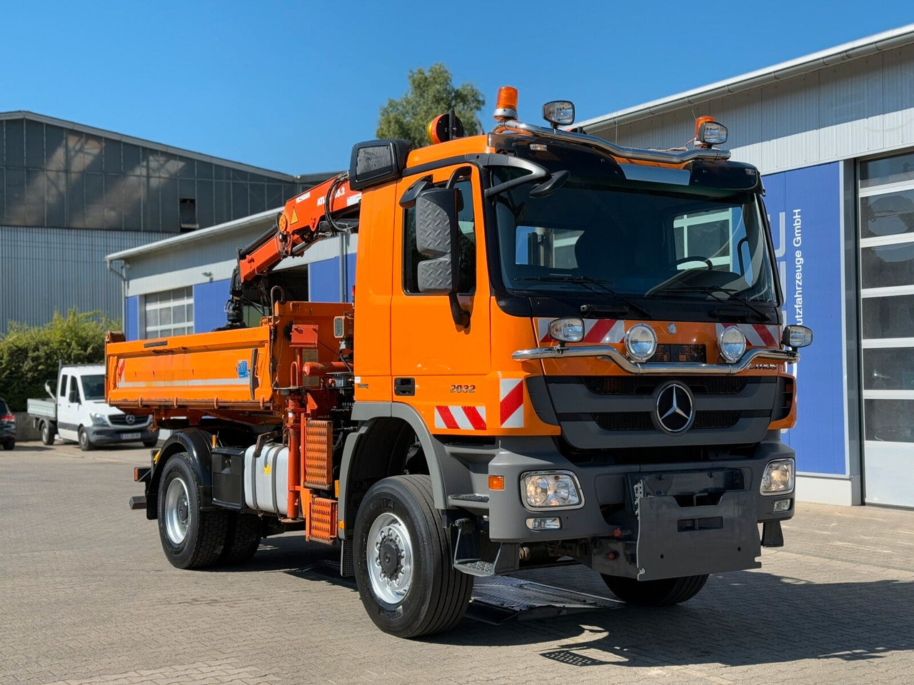 Mercedes-Benz ACTROS 2044 4x4 Kipper Kran ATLAS 65.2 A2L - Camion benne, Camion grue: photos 1 Mercedes-Benz ACTROS 2044 4x4 Kipper Kran ATLAS 65.2 A2L - Camion benne, Camion grue: photos 1