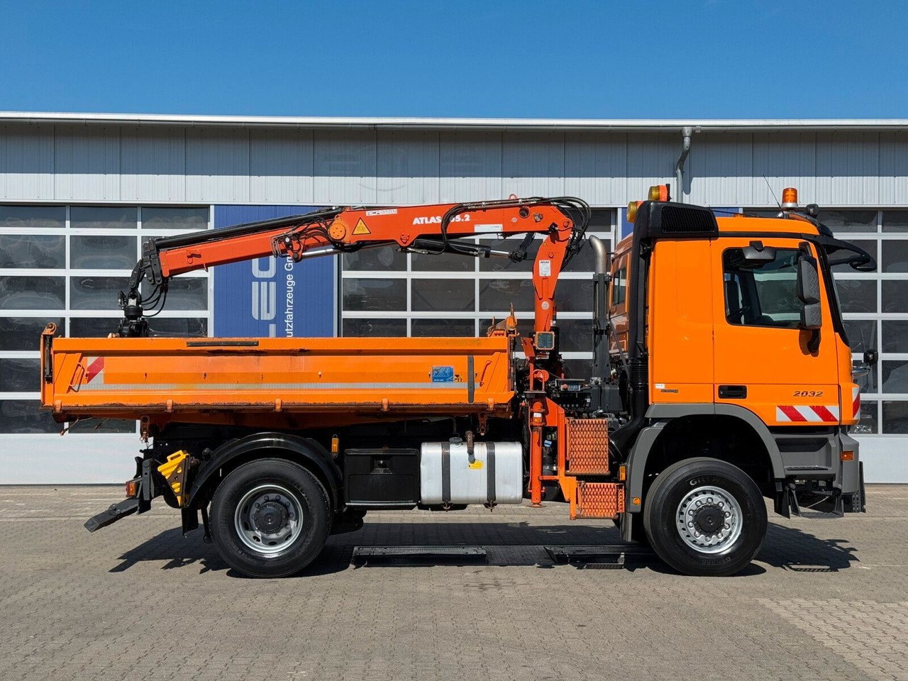 Mercedes-Benz ACTROS 2044 4x4 Kipper Kran ATLAS 65.2 A2L - Camion grue: photos 3 Mercedes-Benz ACTROS 2044 4x4 Kipper Kran ATLAS 65.2 A2L - Camion grue: photos 3