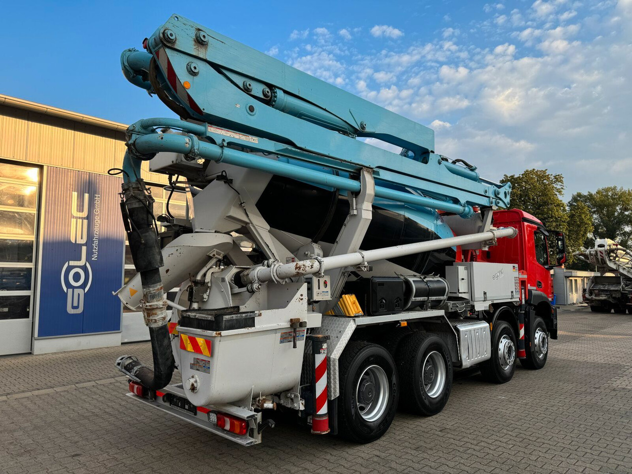 Camion pompe Mercedes-Benz AROCS 3243 8x4 Euro 6 Pumi Putzmeister TMM 24-3: photos 5