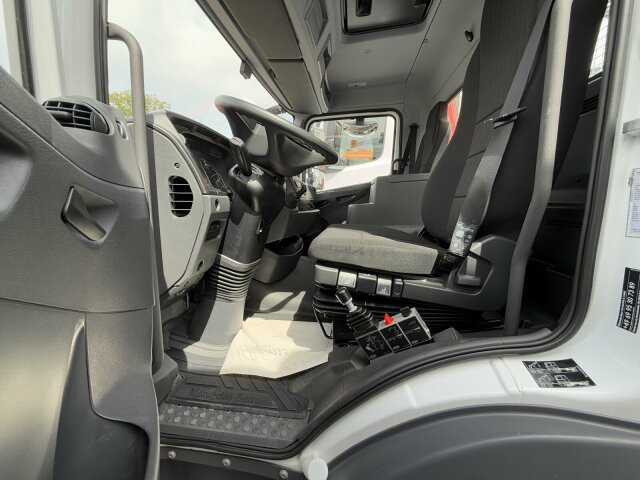 Mercedes-Benz ATEGO 818 4x2 Euro 6 Kipper Kran FASSI F65B.0.22 - Utilitaire benne: photos 5 Mercedes-Benz ATEGO 818 4x2 Euro 6 Kipper Kran FASSI F65B.0.22 - Utilitaire benne: photos 5