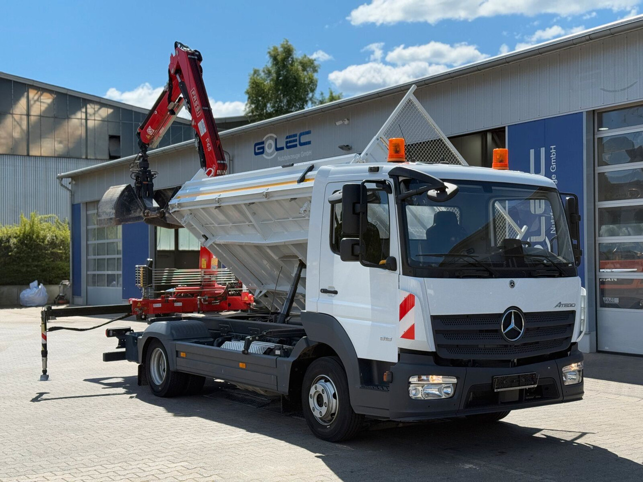 Mercedes-Benz ATEGO 818 4x2 Euro 6 Kipper Kran FASSI F65B.0.22 - Camion grue: photos 2 Mercedes-Benz ATEGO 818 4x2 Euro 6 Kipper Kran FASSI F65B.0.22 - Camion grue: photos 2