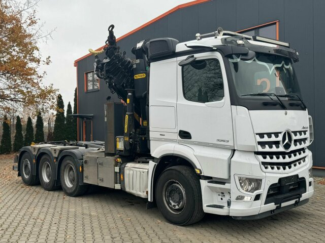 Mercedes-Benz Arocs 3253 8x4 Abrollkipper Kran Palfinger 37002 - Camion ampliroll, Camion grue: photos 1 Mercedes-Benz Arocs 3253 8x4 Abrollkipper Kran Palfinger 37002 - Camion ampliroll, Camion grue: photos 1