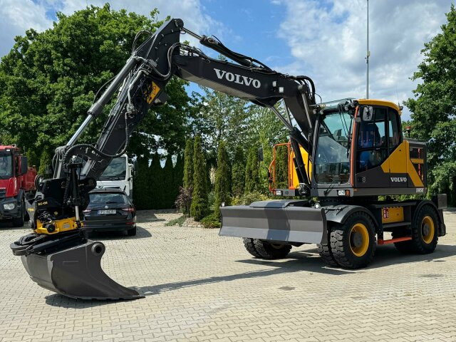 Volvo EWR150E Mobilbagger mit ROTATOR ENCONG EC319 - Pelle sur pneus: photos 1 Volvo EWR150E Mobilbagger mit ROTATOR ENCONG EC319 - Pelle sur pneus: photos 1