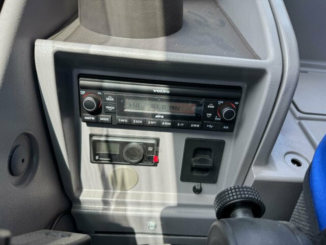 Volvo EWR150E Mobilbagger mit ROTATOR ENCONG EC319 - Pelle sur pneus: photos 5 Volvo EWR150E Mobilbagger mit ROTATOR ENCONG EC319 - Pelle sur pneus: photos 5