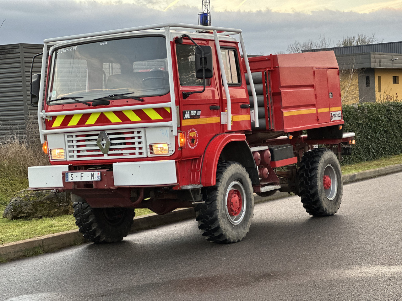 RENAULT M180 - Camion de pompier: photos 2 RENAULT M180 - Camion de pompier: photos 2