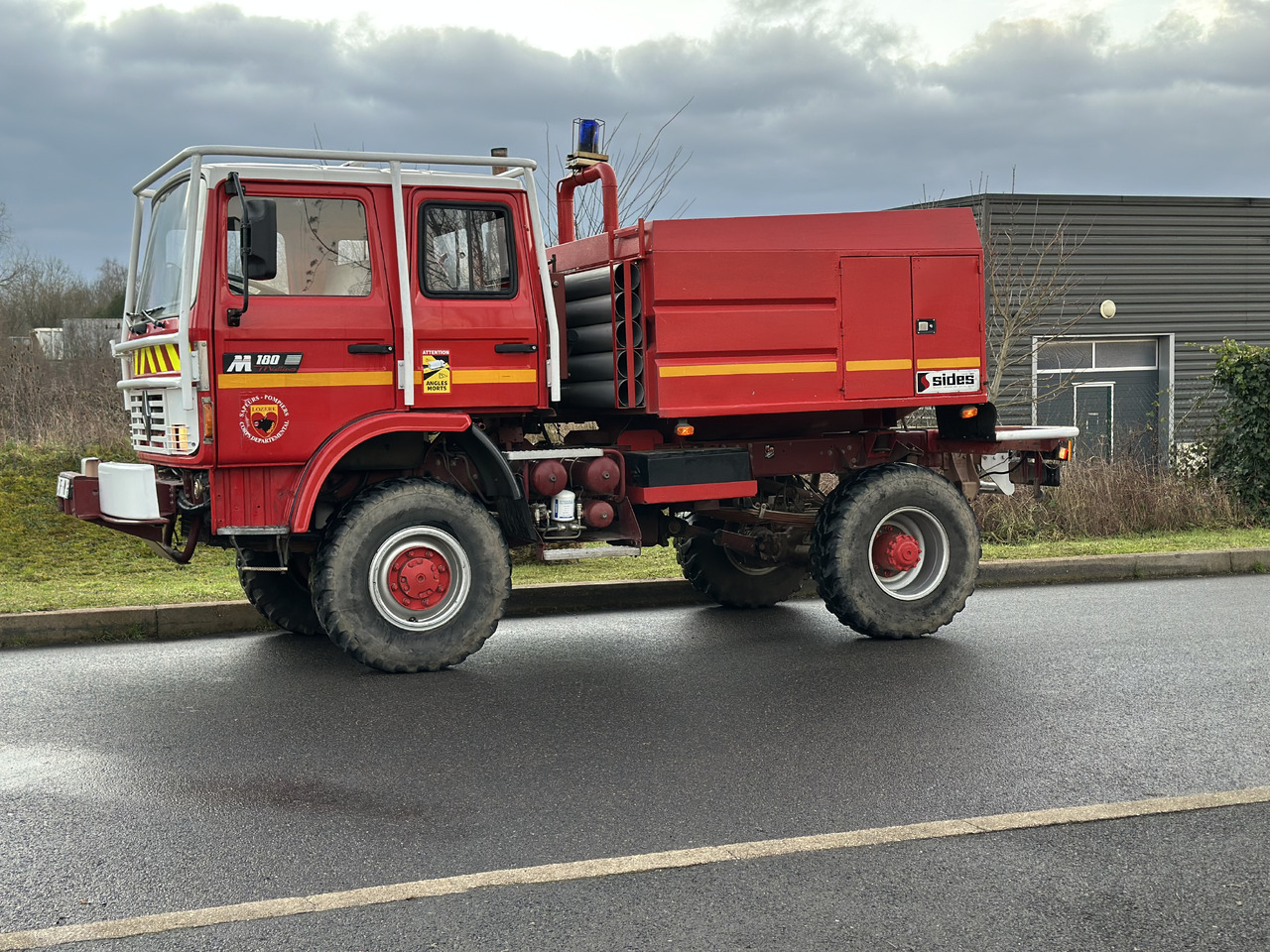 RENAULT M180 - Camion de pompier: photos 4 RENAULT M180 - Camion de pompier: photos 4