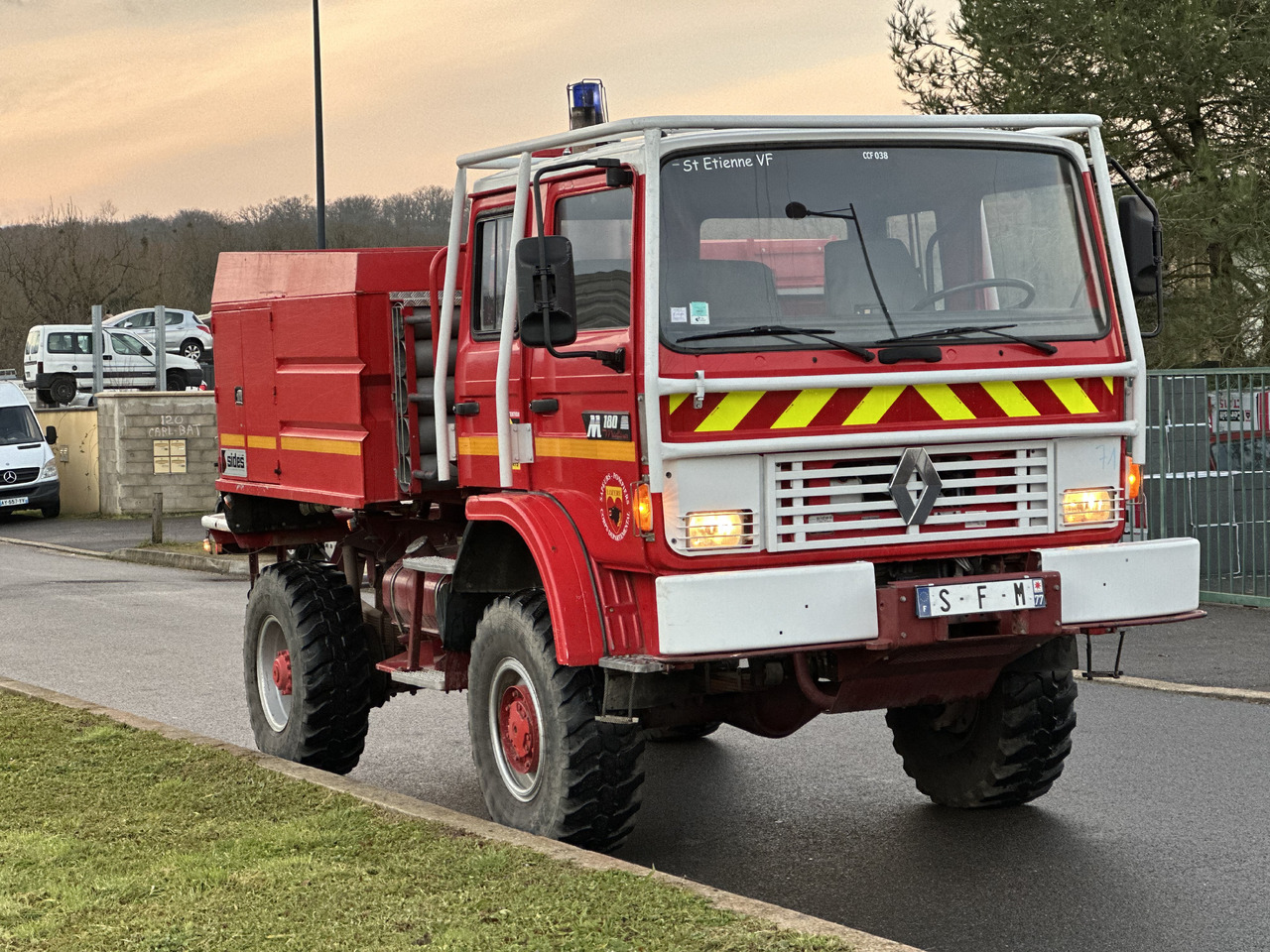 RENAULT M180 - Camion de pompier: photos 3 RENAULT M180 - Camion de pompier: photos 3