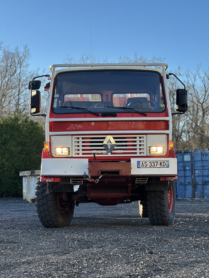 Renault M 210 - Camion de pompier: photos 1 Renault M 210 - Camion de pompier: photos 1
