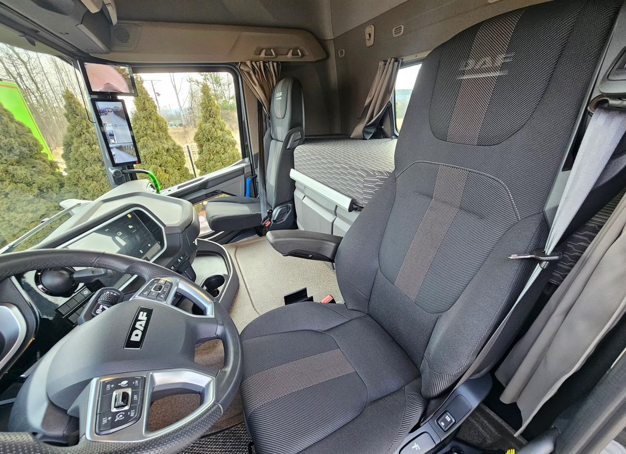 Camion ampliroll DAF XD 450: photos 24