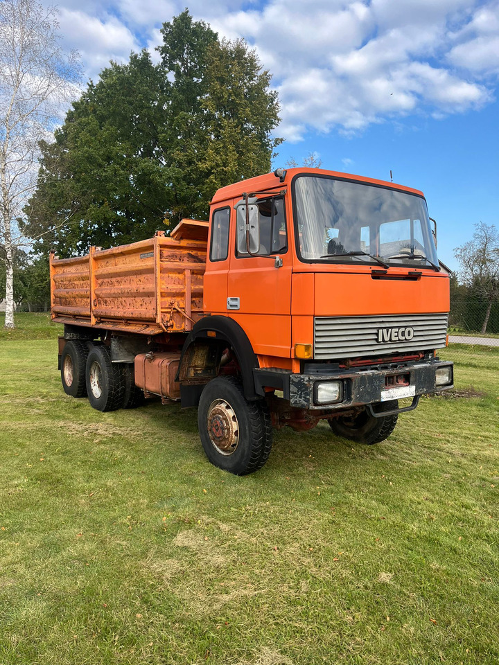 IVECO Magirus 260-30 - Camion benne: photos 1 IVECO Magirus 260-30 - Camion benne: photos 1