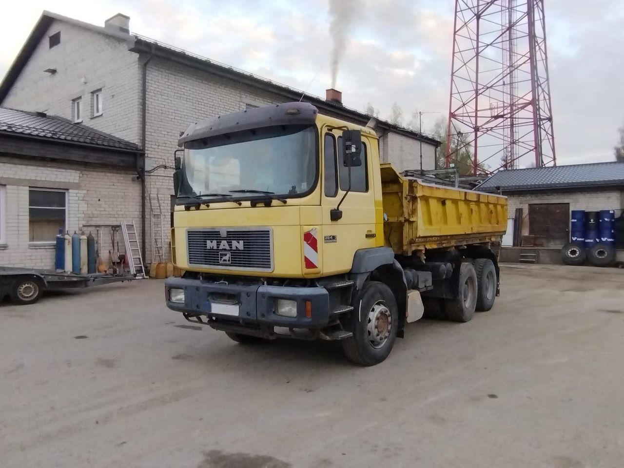 MAN 26.403 - Camion benne: photos 3 MAN 26.403 - Camion benne: photos 3