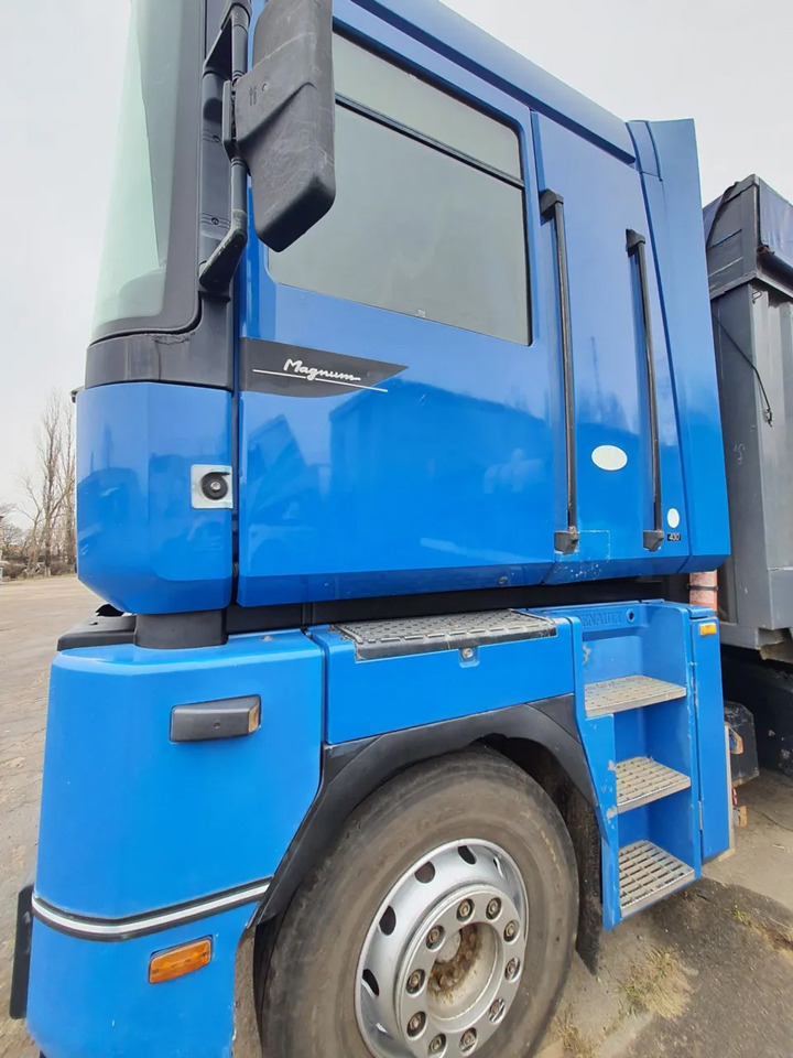 Camion plateau RENAULT Magnum 430 6x2 Grain truck: photos 6