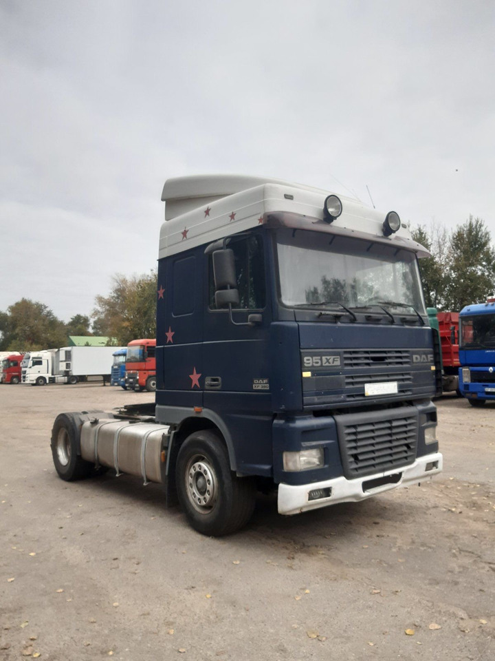 DAF 95XF380 - Tracteur routier: photos 1 DAF 95XF380 - Tracteur routier: photos 1