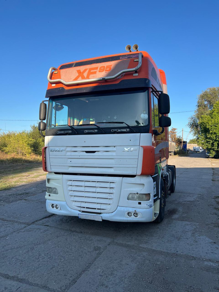 DAF XF95.430 ID1656S - Tracteur routier: photos 1 DAF XF95.430 ID1656S - Tracteur routier: photos 1