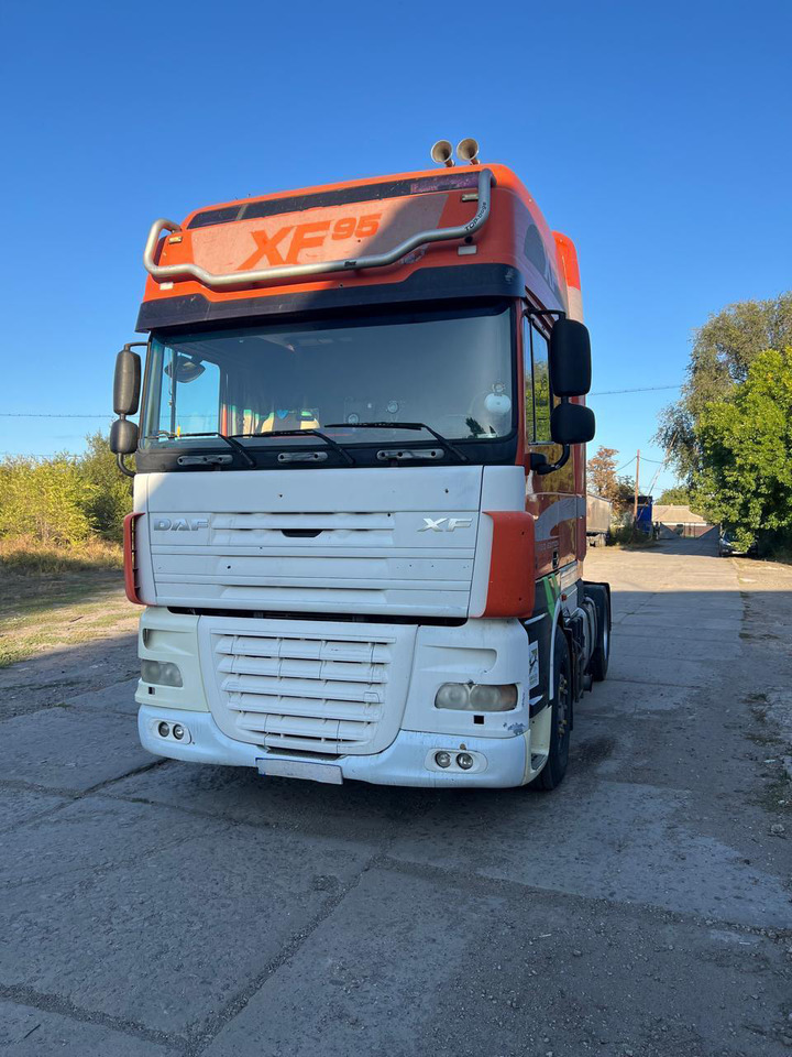 DAF XF95.430 ID1656S - Tracteur routier: photos 2 DAF XF95.430 ID1656S - Tracteur routier: photos 2