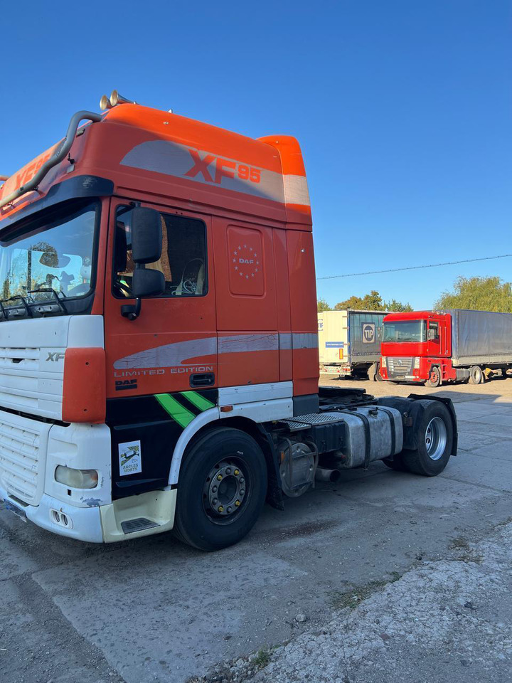 DAF XF95.430 ID1656S - Tracteur routier: photos 3 DAF XF95.430 ID1656S - Tracteur routier: photos 3