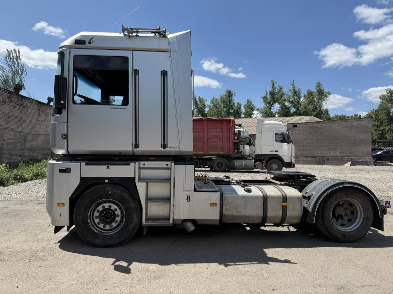 RENAULT Magnum 440 - Tracteur routier: photos 2 RENAULT Magnum 440 - Tracteur routier: photos 2