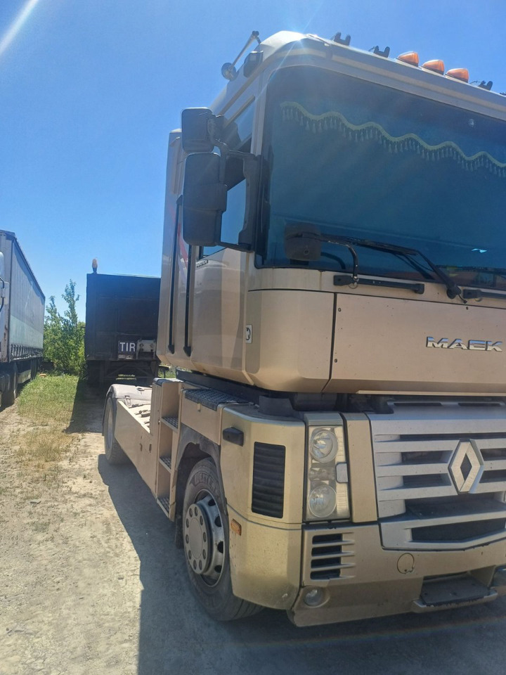RENAULT Magnum 480 - Tracteur routier: photos 1 RENAULT Magnum 480 - Tracteur routier: photos 1