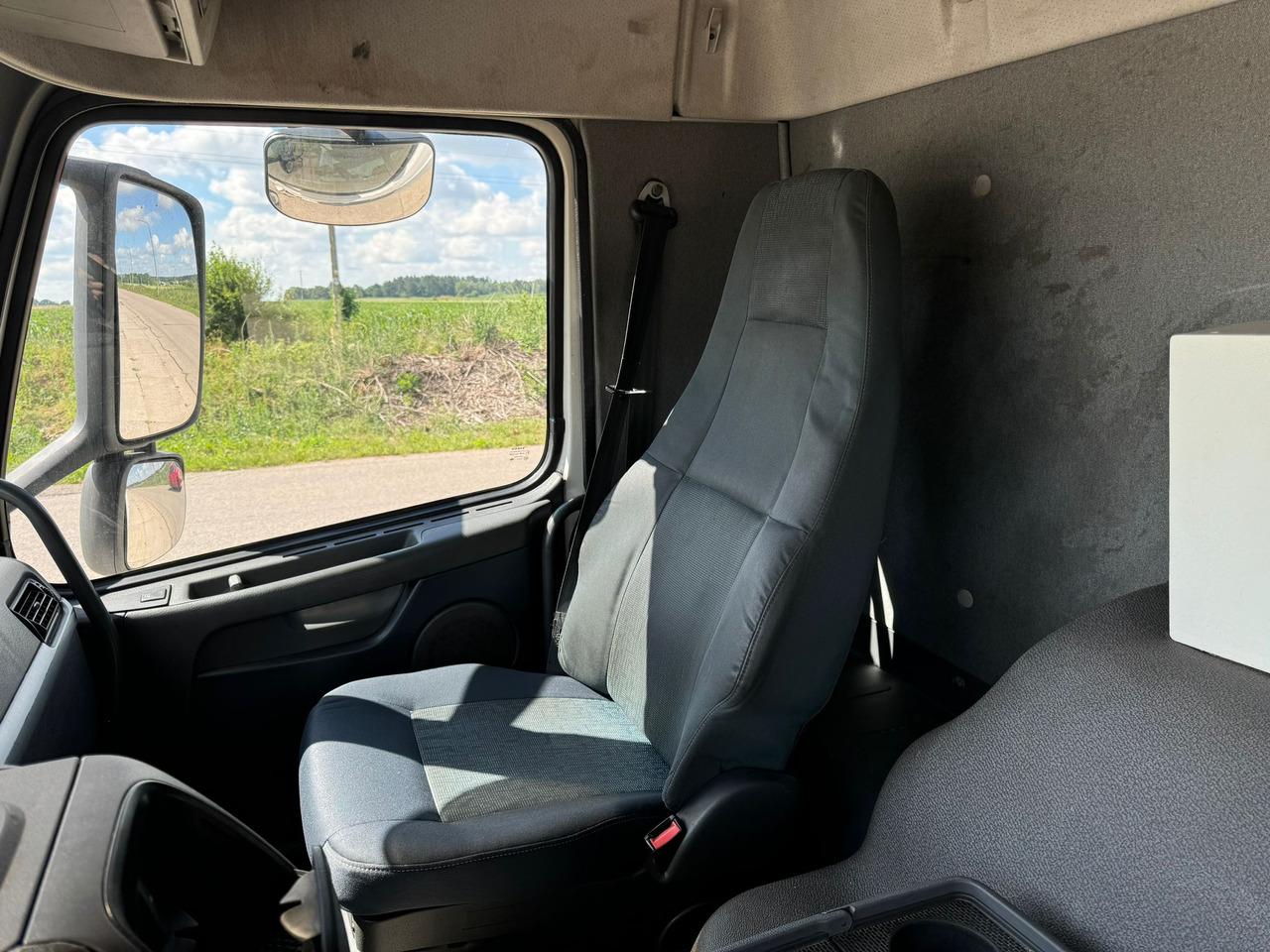 Camion frigorifique VOLVO FM330: photos 27