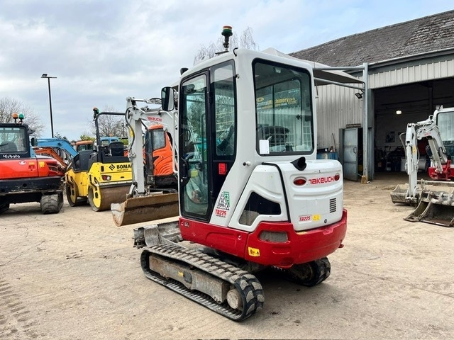 Takeuchi TB 225 - Mini pelle: photos 4 Takeuchi TB 225 - Mini pelle: photos 4