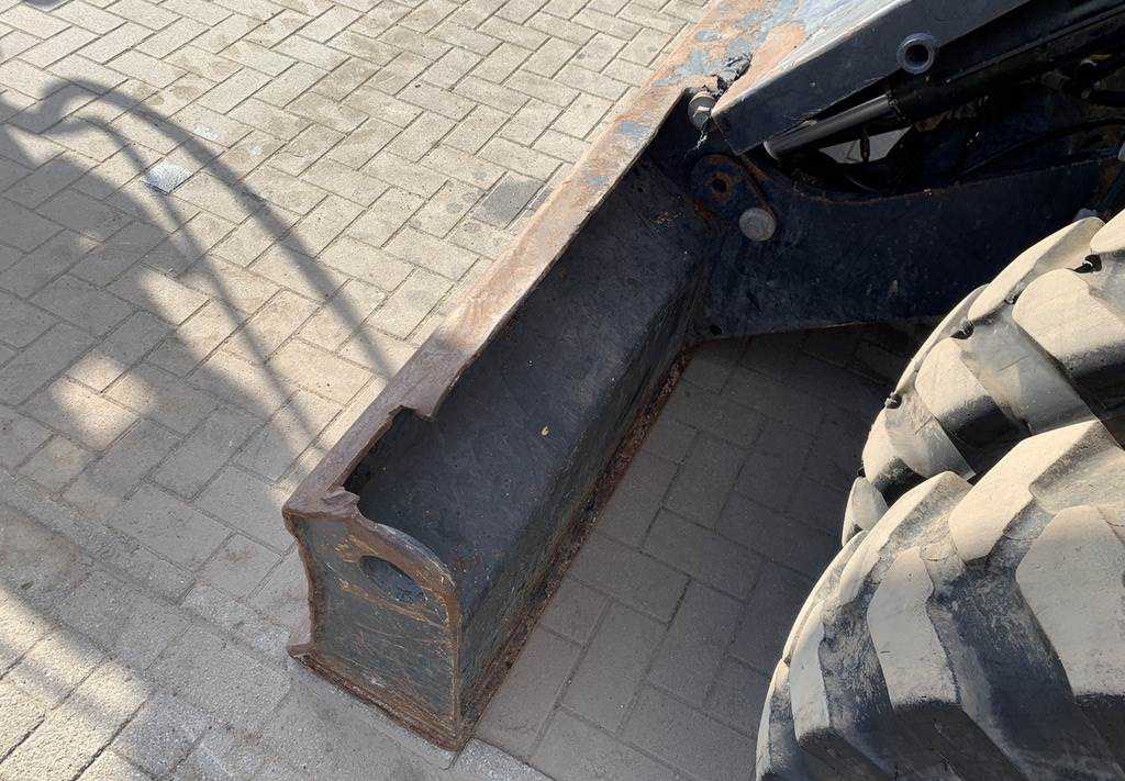 Pelle sur pneus CAT M313- M315- M316 -M318 D Schild / blade: photos 22