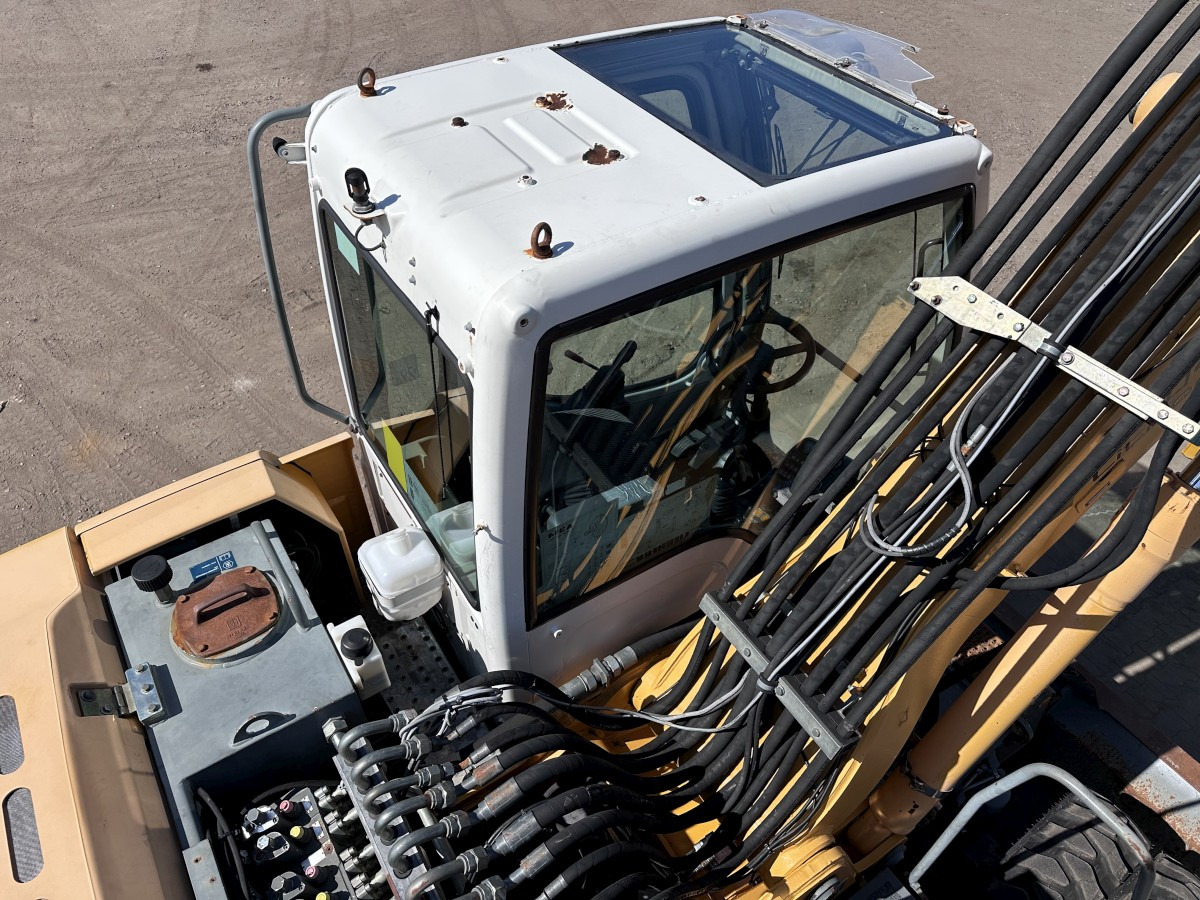Pelle sur pneus LIEBHERR A 314 All hydr. lines SW 33- 30 Km/h: photos 29