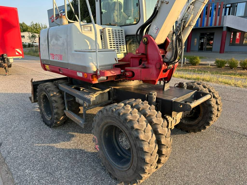 Pelle sur pneus Takeuchi TB 175 W 8,7 ton. Klima Turbo 77 PS: photos 13