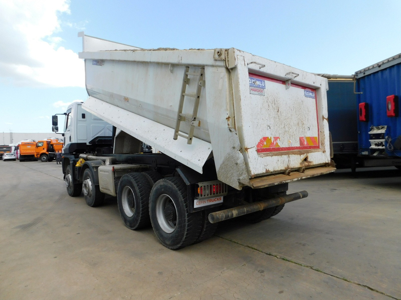 Ford 4142d 8x4 dcab e6 16s223 - Camion benne: photos 4 Ford 4142d 8x4 dcab e6 16s223 - Camion benne: photos 4