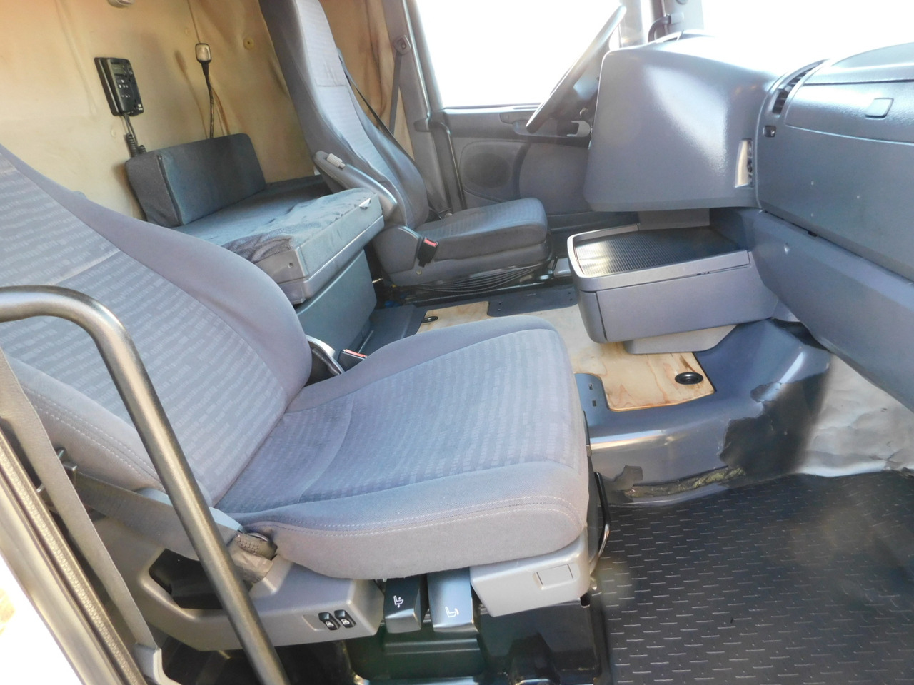 Scania R420 - Tracteur routier: photos 5 Scania R420 - Tracteur routier: photos 5