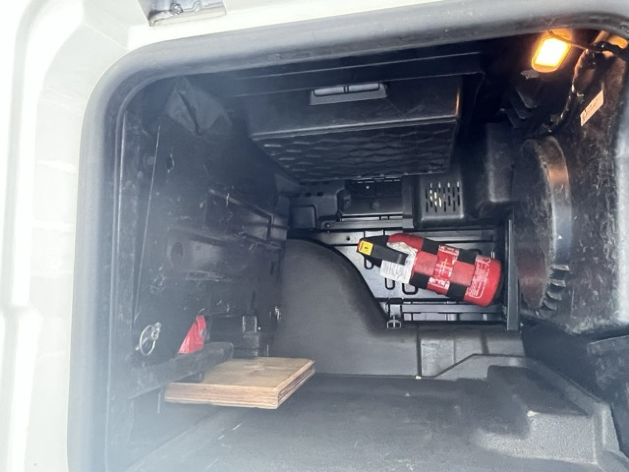 MAN TGX 18.510 4x2 BL SA Euro6 Retarder Klima ZV - Tracteur routier: photos 3 MAN TGX 18.510 4x2 BL SA Euro6 Retarder Klima ZV - Tracteur routier: photos 3