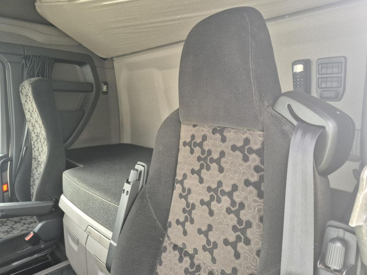 Tracteur routier Scania R 450: photos 7