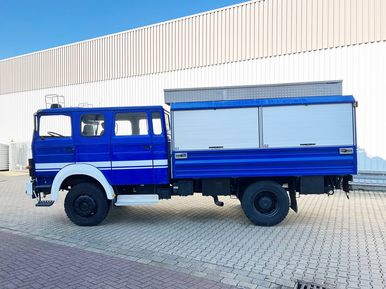 120-23 AW 4x4 Doka 120-23 AW 4x4 Doka, V8-Motor, Gerätewagen, Seilwinde - Camion plateau: photos 4 120-23 AW 4x4 Doka 120-23 AW 4x4 Doka, V8-Motor, Gerätewagen, Seilwinde - Camion plateau: photos 4