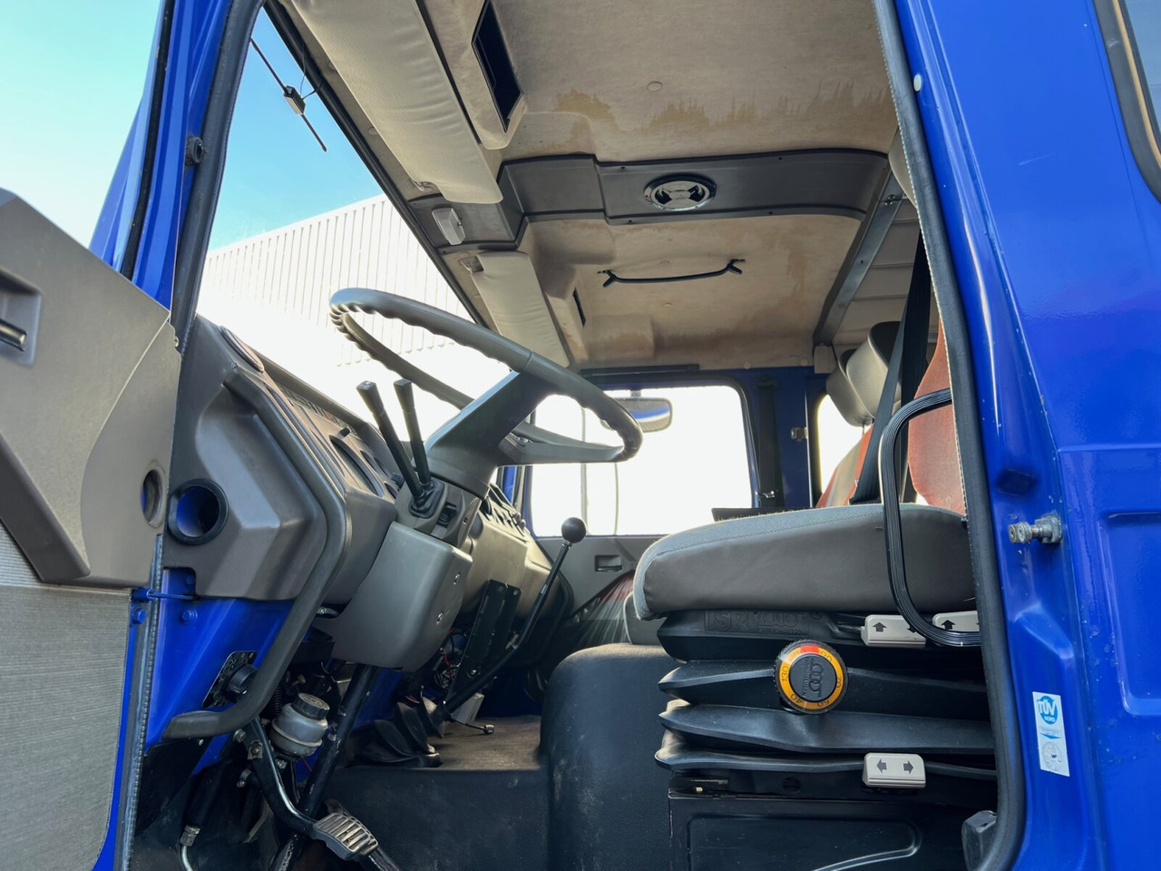 120-23 AW 4x4 Doka 120-23 AW 4x4 Doka, V8-Motor, Gerätewagen, Seilwinde - Camion plateau: photos 5 120-23 AW 4x4 Doka 120-23 AW 4x4 Doka, V8-Motor, Gerätewagen, Seilwinde - Camion plateau: photos 5
