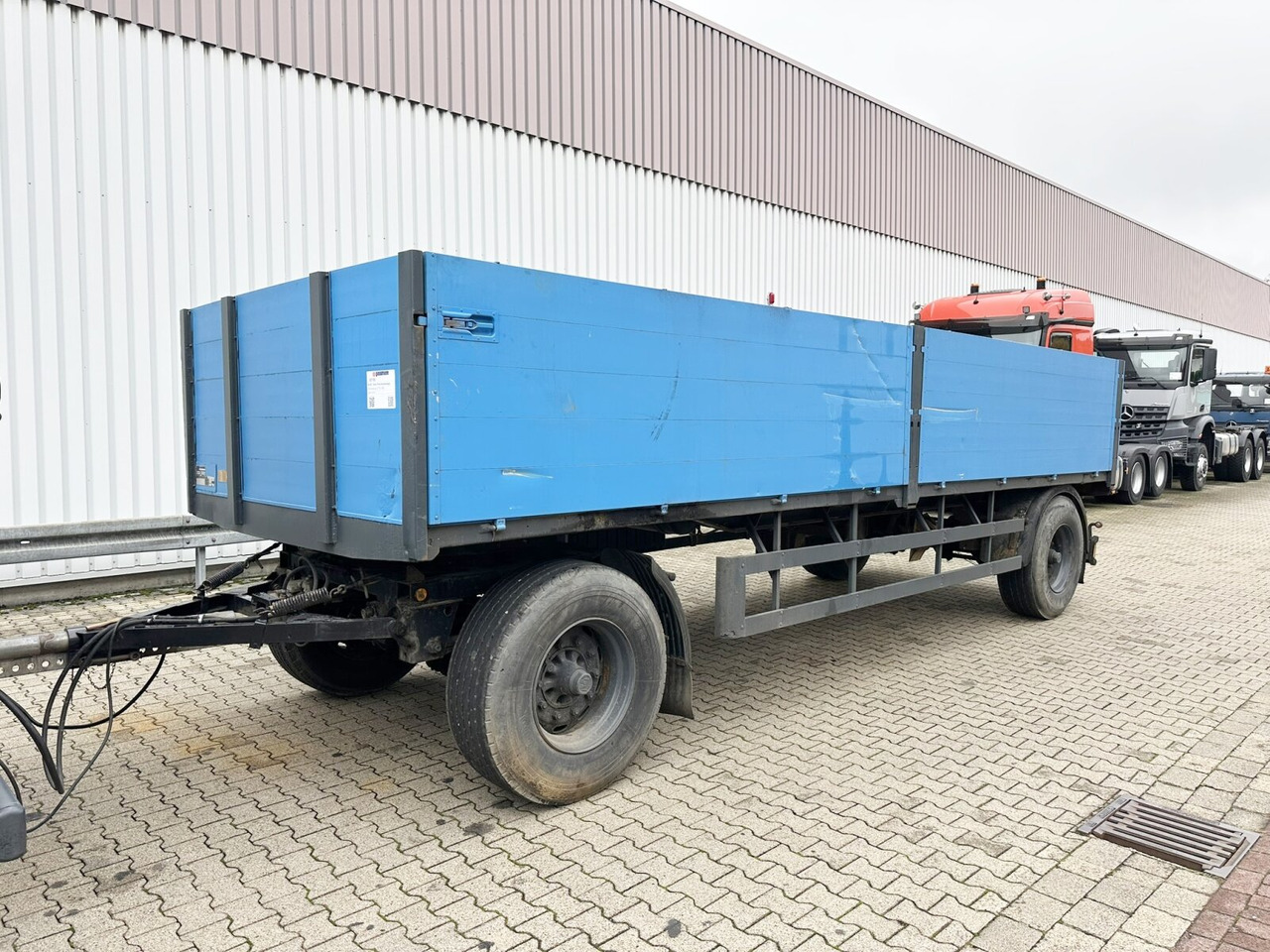 2-Achs Pritschenanhänger 2-Achs Pritschenanhänger - Remorque plateau: photos 1 2-Achs Pritschenanhänger 2-Achs Pritschenanhänger - Remorque plateau: photos 1