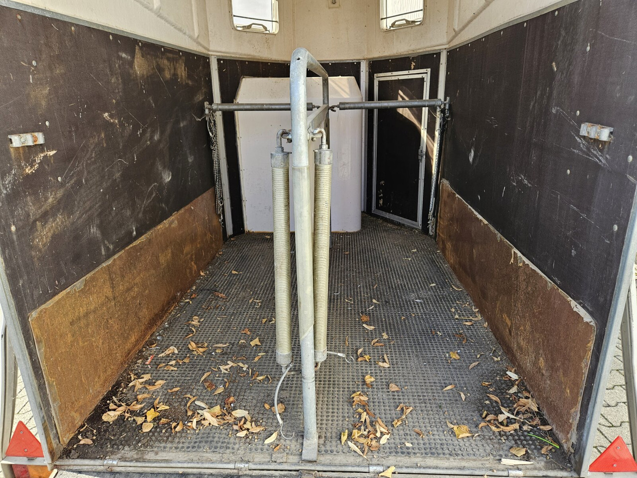 Blomert T2BPA Pferdeanhänger T2BPA Pferdeanhänger - Van chevaux: photos 3 Blomert T2BPA Pferdeanhänger T2BPA Pferdeanhänger - Van chevaux: photos 3