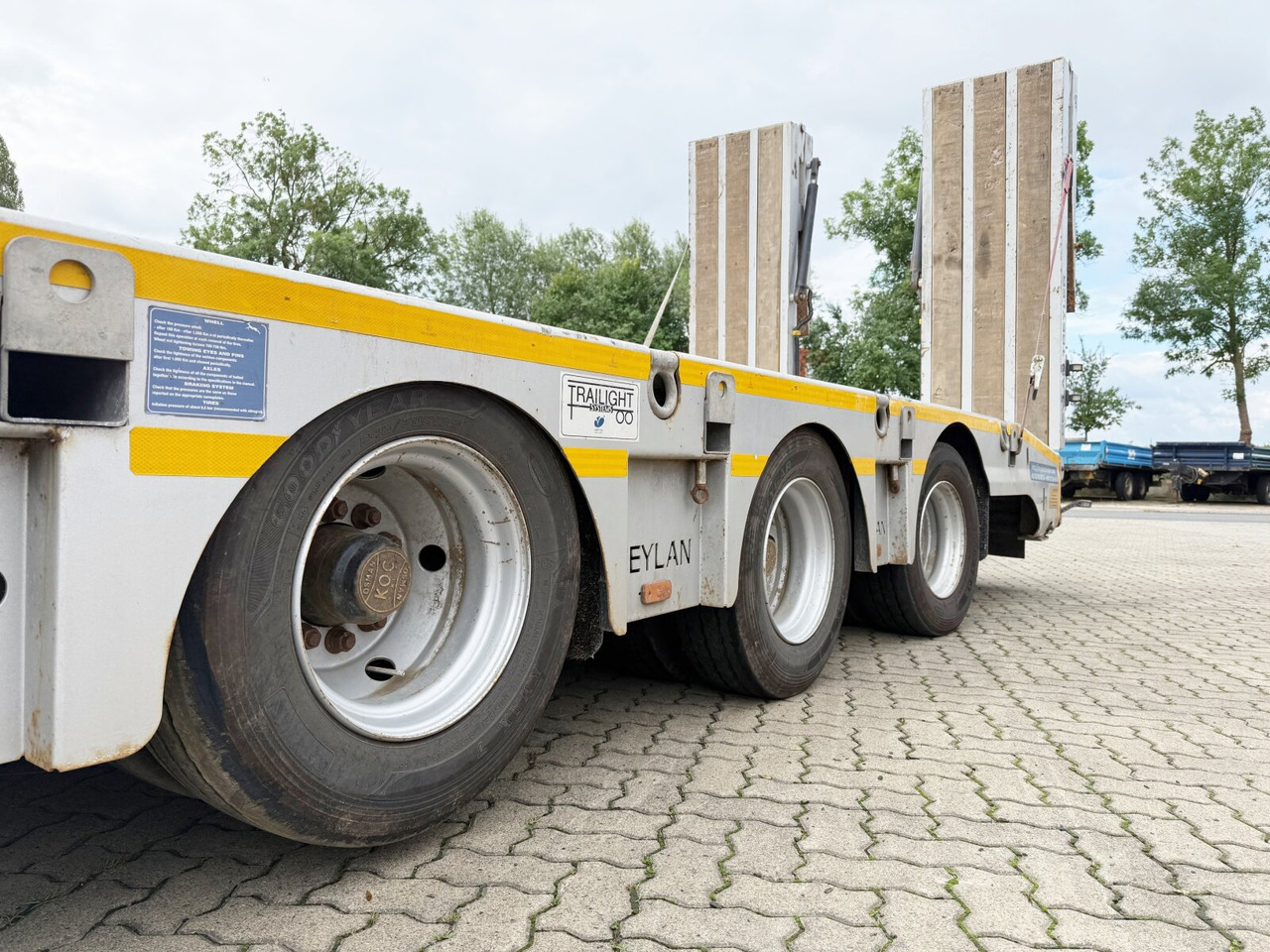 CYL 3 CYL 3, mit Lift-/Lenkachse, faltbare Rampen - Semi-remorque surbaissé: photos 3 CYL 3 CYL 3, mit Lift-/Lenkachse, faltbare Rampen - Semi-remorque surbaissé: photos 3