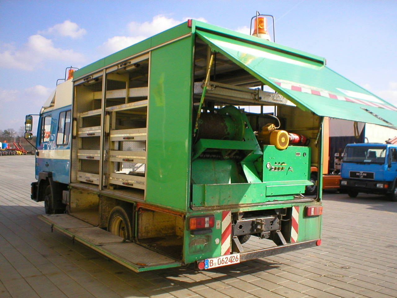 MAN M02 12.232 4x2 Spülwagen - Camion: photos 2 MAN M02 12.232 4x2 Spülwagen - Camion: photos 2